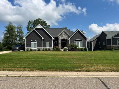 132 Lakeshore Dr, Clarkston, MI, 48348