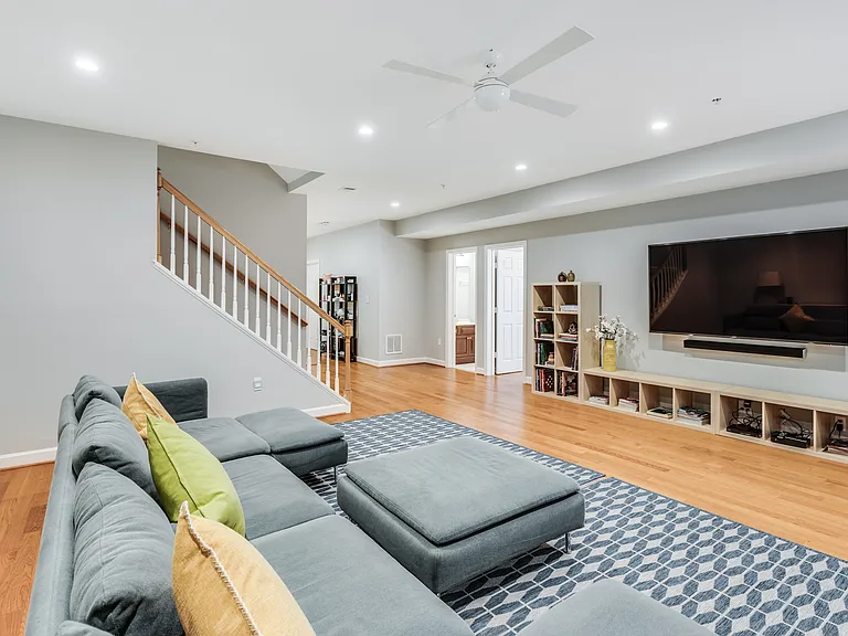 7802 Hidden Meadow Ter — Photo 44