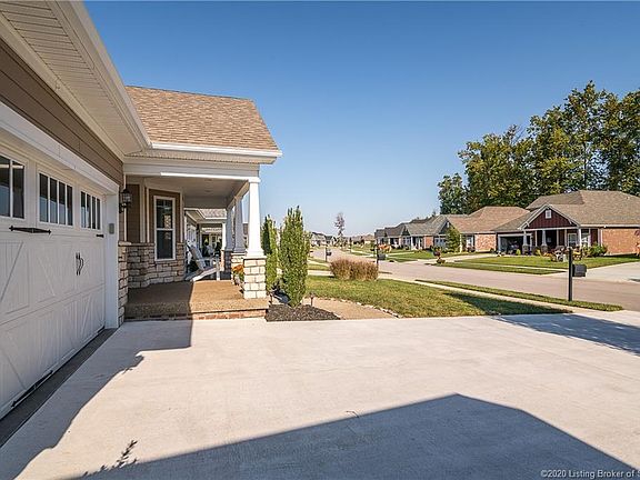 5th image of 1626 Pine Valley Way