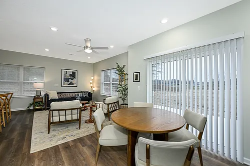 Floor plan 327