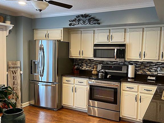 5th image of 104 Beechwood Pl
