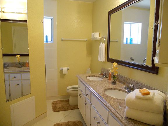 Dual Vanity Spare Bath 