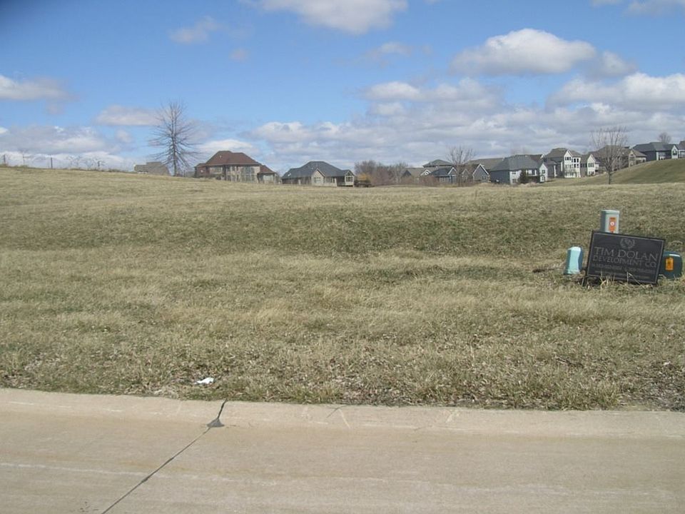 2nd image of 27 Sandstone Ct