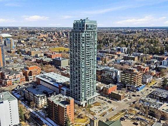 2nd image of 930 16th Ave SW #1007