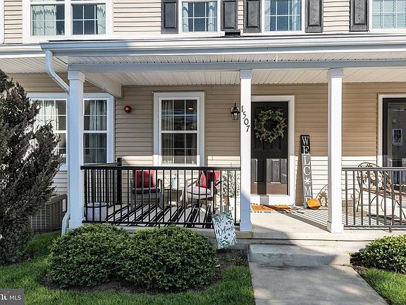 2nd image of 1507 Lexington Mews