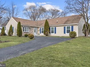 8 Harwood Rd, Marlton, NJ 08053