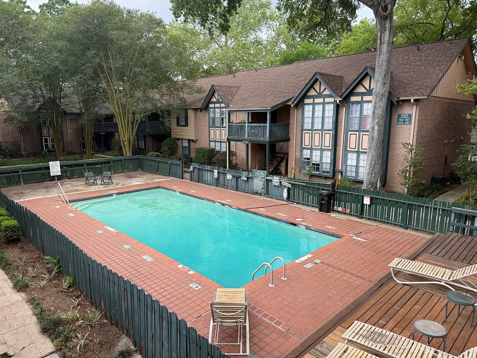1 bed, 1.0 bath, 800 sqft, $1,400 — Photo 1