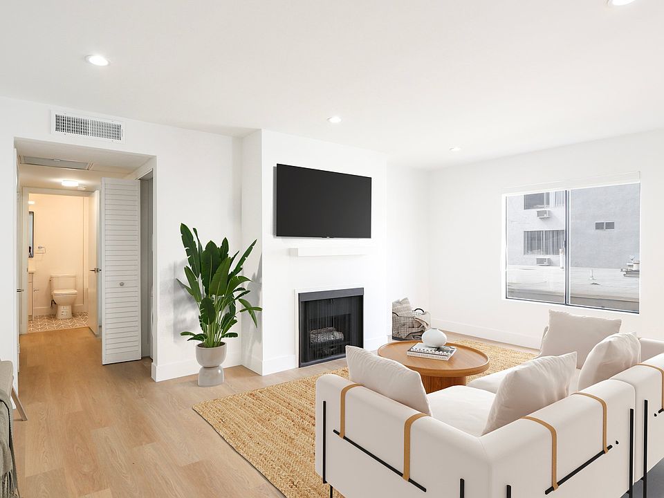 1st image of 3758 Mentone Ave APT 205