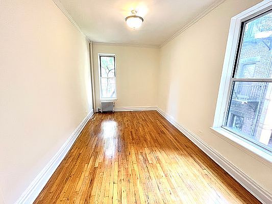 2nd image of 107 W 68th St