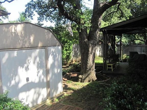 4th image of 6403 Martha Ct