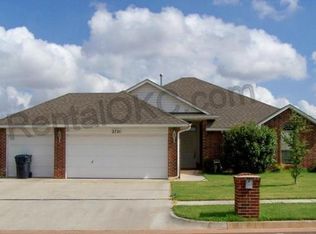 2721 SE 95th St, Moore, OK 73160