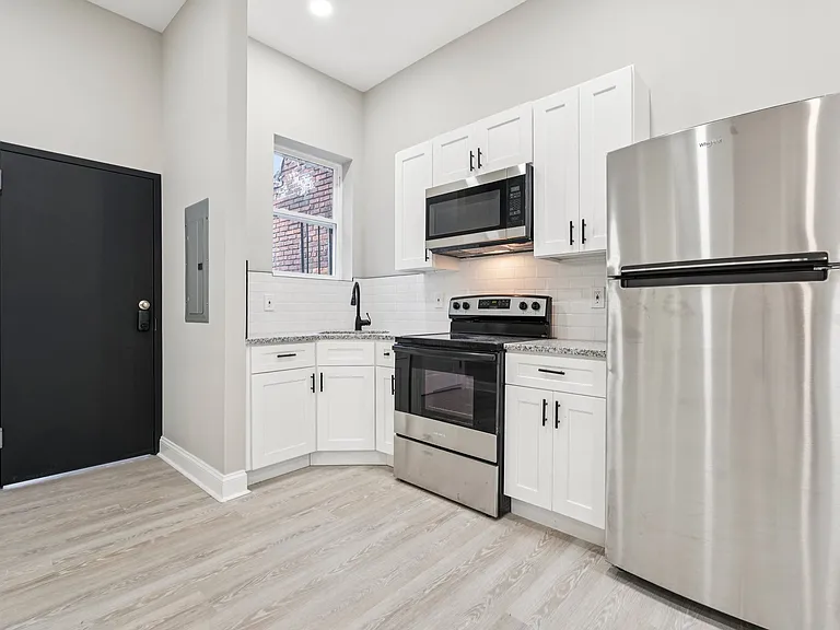916 N Arlington Ave #3 — Photo 2