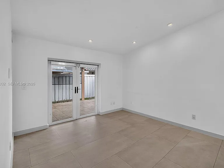 2141 W 53rd St — Photo 12