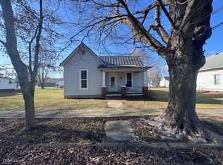 8 N Main St, Roachdale, IN