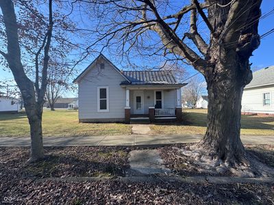 8 N Main St, Roachdale, IN, 46172