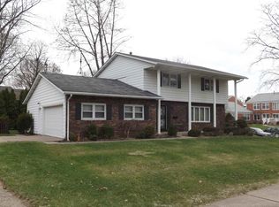 1724 Eastmere Dr, Davenport, IA