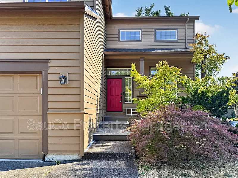 5 bed, 3.0 bath, 2108 sqft, $2,795 — Photo 3