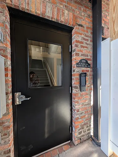 220 N Peedin Ave #201 Photo 1