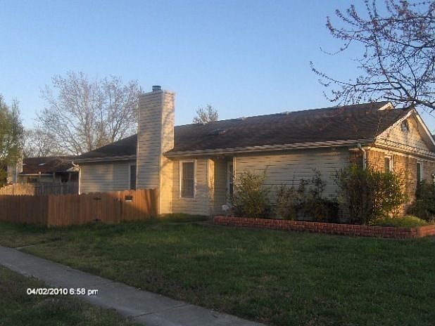 1st image of 1901 Southaven Dr