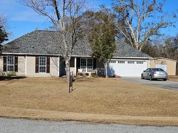 86 Eleanor Pl, Ray City, GA 31645