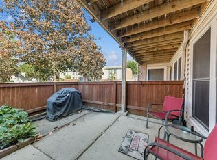 1940 Kenilworth Cir APT C, Hoffman Estates, IL 60169