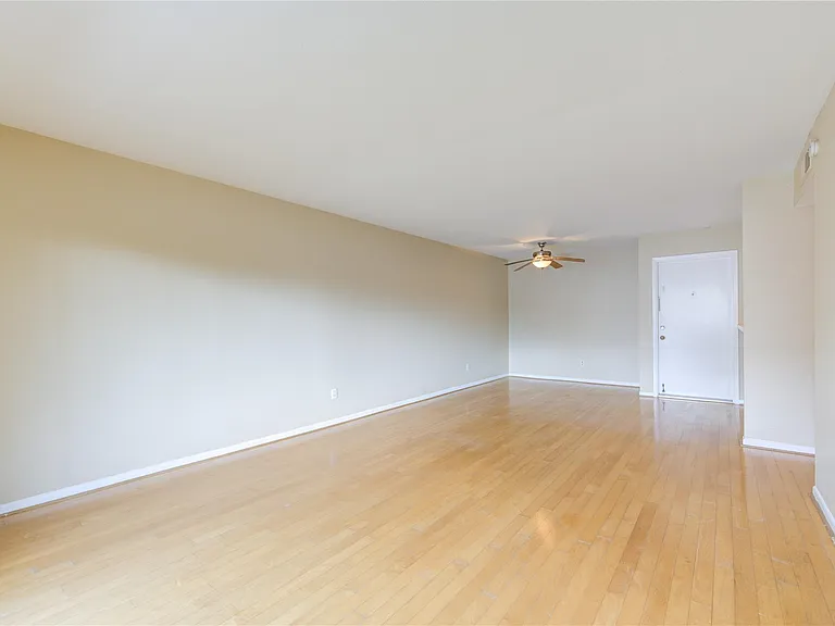 3055 Walnut Bend Ln #21 — Photo 5