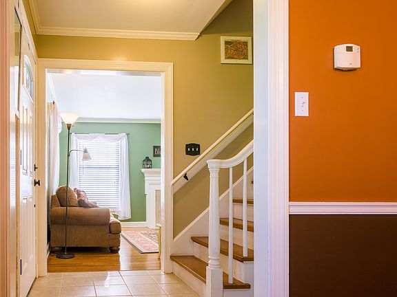 5th image of 142 Morgan Ave