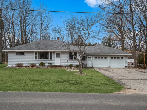 8161 Mullett Lake Rd, Cheboygan, MI 49721