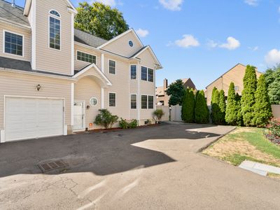 26 Douglas Avenue #B, Stamford, CT, 06906