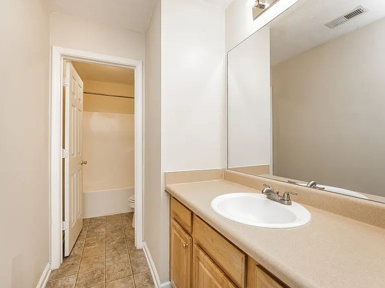 260 Greenway Dr — Photo 15