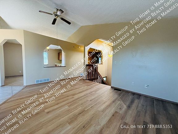 4th image of 975 Daffodil St