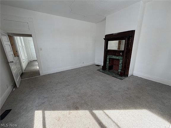4th image of 719/721 Hickory St