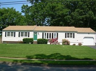 73 Sky View Cir, Hamden, CT 06514