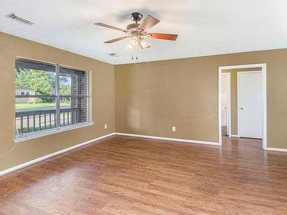 5th image of 4006 Avenue A