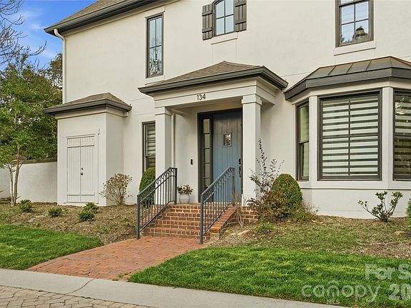 3rd image of 134 Wendover Heights Cir