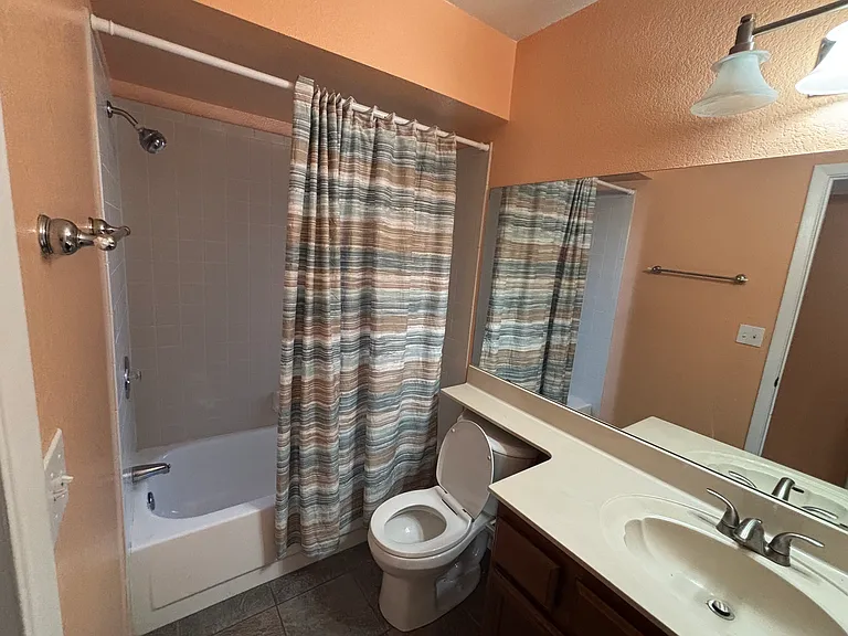 413 W Beverly Ln — Photo 13