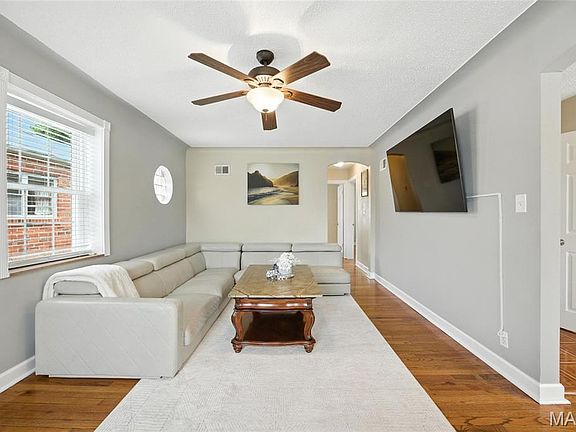 4th image of 827 Alleghany Dr