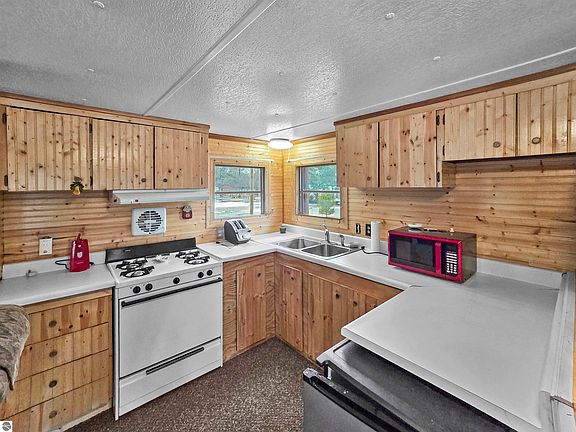 5th image of 10733 Freeman Rd