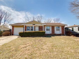 309 Canary Ln, Godfrey, IL 62035