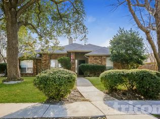 1402 Baker Dr, Cedar Hill, TX 75104