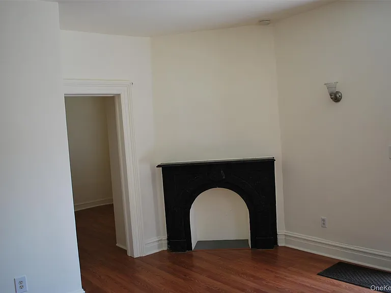 7 Orchard St #C — Photo 2