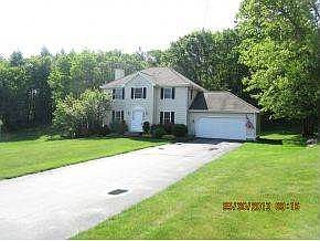 Excellent Curb Appeal!