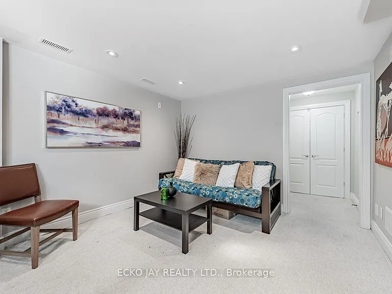 90 George Henry Blvd #17 — Photo 28