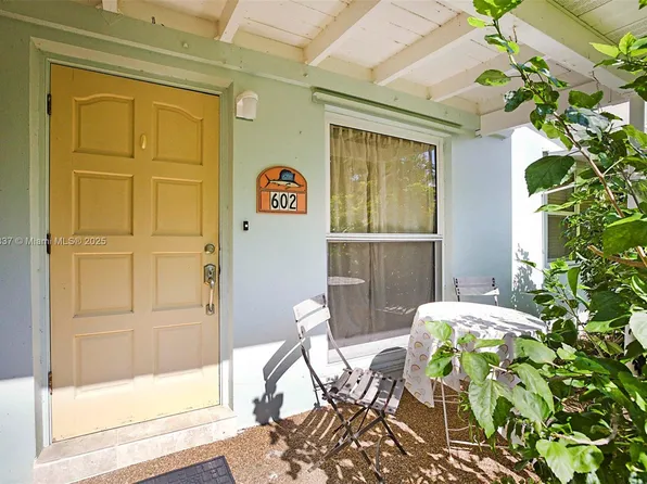 602 S Caloosahatchee Ave, Jupiter, FL 33458