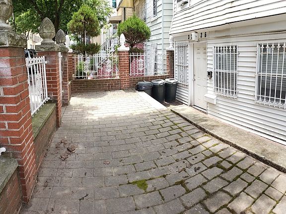 2nd image of 3226 30th St