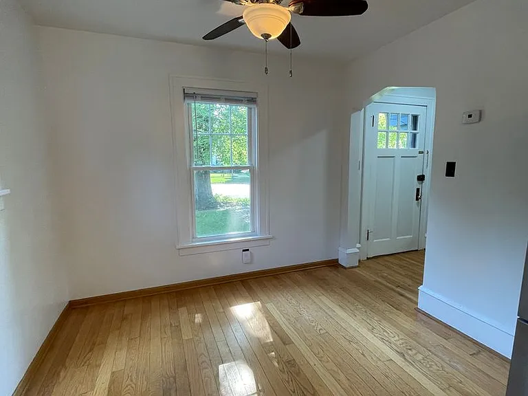 1404 E Park Pl — Photo 8