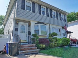 106 Van Brunt St, Staten Island, NY 10312