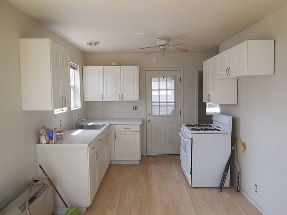 3rd image of 322 Elm St