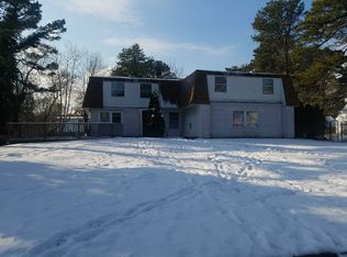 46 Crooked Pine Dr, Medford, NY 11763