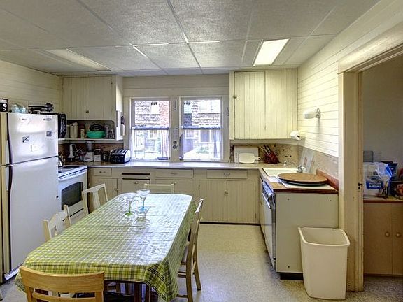 Spacious Kitchen
